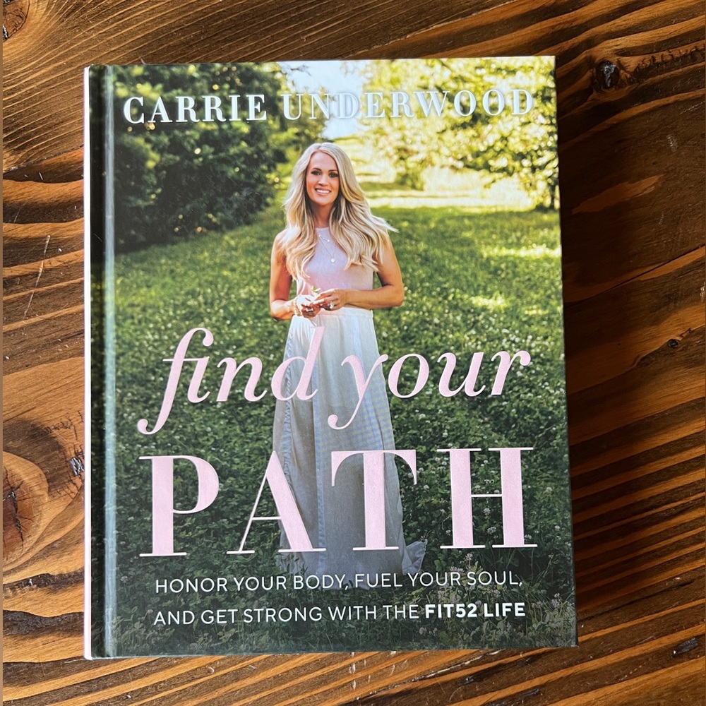 🚨 FINAL SALE 🚨 NWT Hardcover Carrie Underwood’s Find Your Path 📖